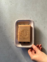 Load image into Gallery viewer, Enamel Soap Dish & Botanical Soap Gift Set