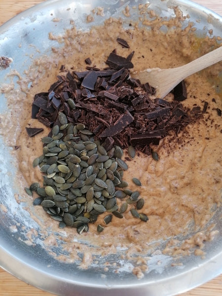 A recipe from Minno Kitchen ~ Banana, Muscavado & Dark Chocolate Loaf